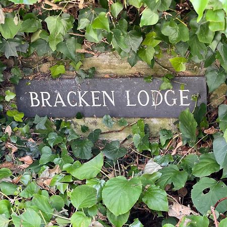 Bracken Lodge Brighouse Exterior foto