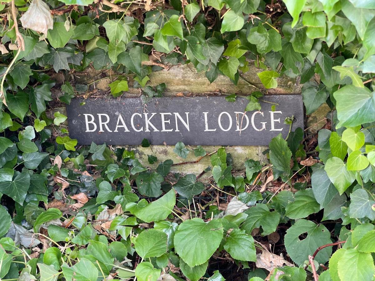 Bracken Lodge Brighouse Exterior foto